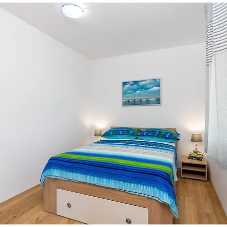 شقة Lovely In Glavani